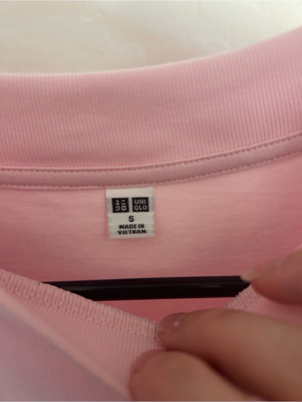 Uniqlo women’s airism tshirt - Picture 3 of 4